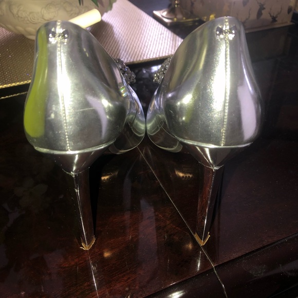 Ted Baker Silver Peetch Pointed Toe Pumps - Picture 4 of 7